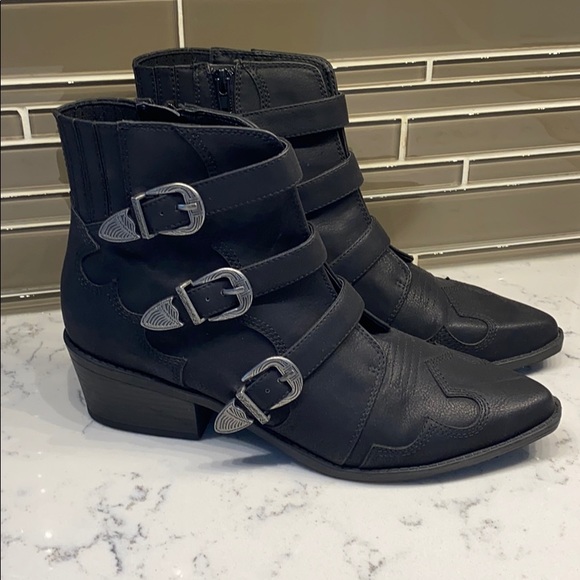 Indigo Shoes - Indigo rd. Black detailed booties   size 10m